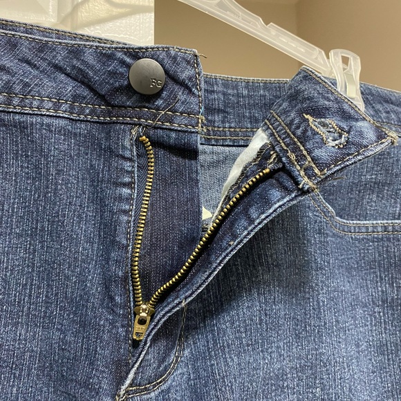 Dark wash Denim Cuffed Shorts - Picture 3 of 6